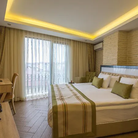 Aldino Hotel 4*