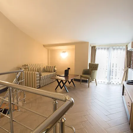 Aldino Hotel 4*