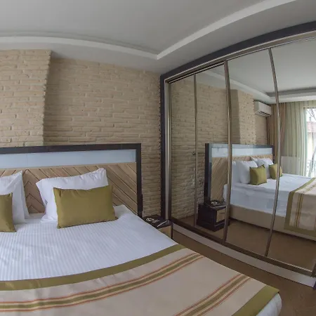 Aldino Hotel 4*